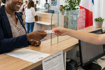 Titres de séjour en France : la bascule silencieuse de l’immigration en 2025 révélée par des chiffres clés