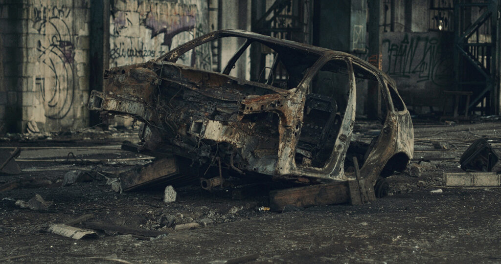 Alors que des millions de Français célébraient l’arrivée de la nouvelle année, la nuit de la Saint-Sylvestre a été émaillée de nombreux incidents sur l’ensemble du territoire. Malgré un dispositif de sécurité inédit, violences urbaines, véhicules incendiés et blessés ont mobilisé massivement les forces de l’ordre.