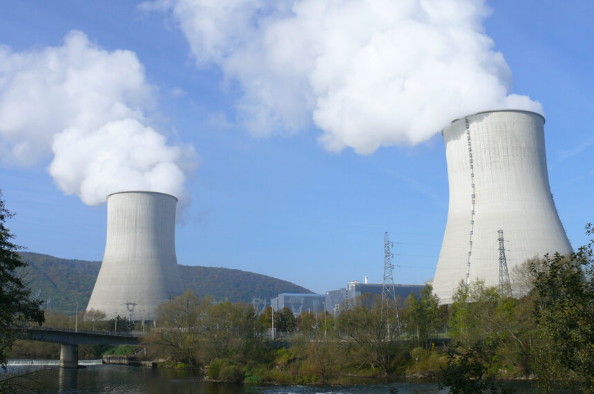 Centrale nucléaire de Chooz (Ardennes) — Photo : Lamiot, CC BY-SA 3.0, via Wikimedia Commons