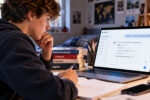Ados et IA - quand l’intelligence artificielle aide à apprendre-ou apprend à leur place
